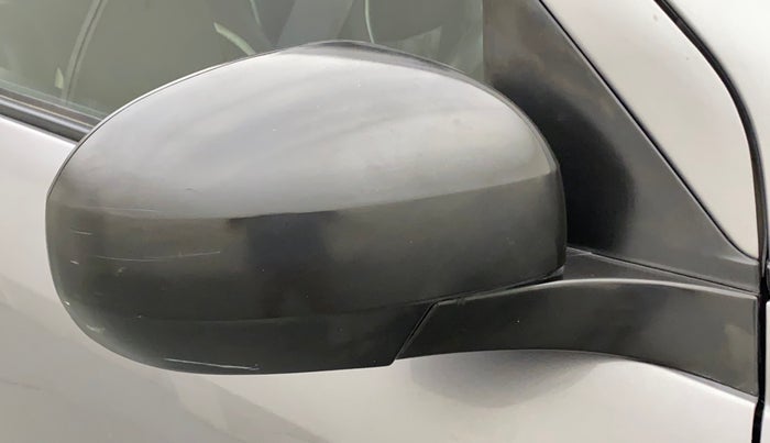 2015 Maruti Swift LXI (O), Petrol, Manual, 92,962 km, Right rear-view mirror - Minor scratches