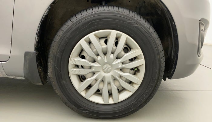 2015 Maruti Swift LXI (O), Petrol, Manual, 92,962 km, Right Front Wheel