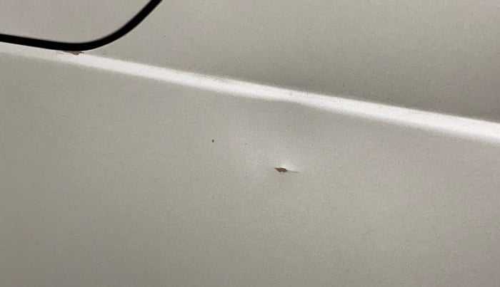 2015 Maruti Swift LXI (O), Petrol, Manual, 92,962 km, Left fender - Slight discoloration