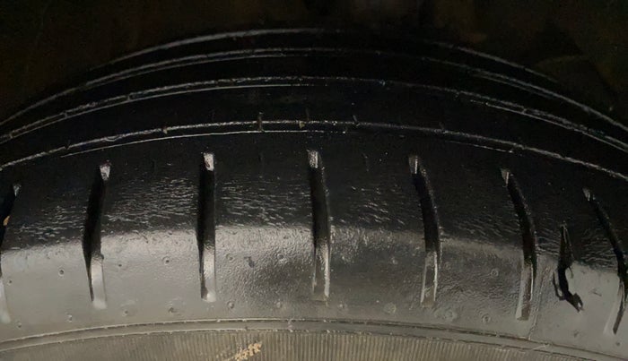 2021 Maruti Baleno ZETA PETROL 1.2, Petrol, Manual, 51,279 km, Right Front Tyre Tread