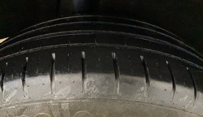 2021 Maruti Baleno ZETA PETROL 1.2, Petrol, Manual, 51,279 km, Right Rear Tyre Tread