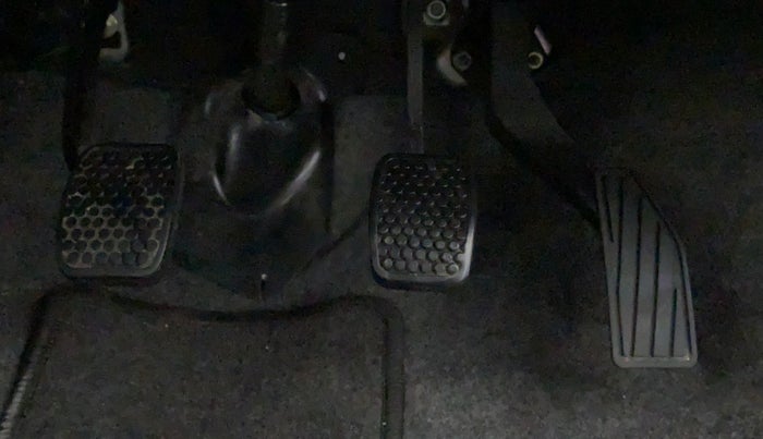 2017 Maruti Alto K10 VXI P, Petrol, Manual, 27,436 km, Pedals