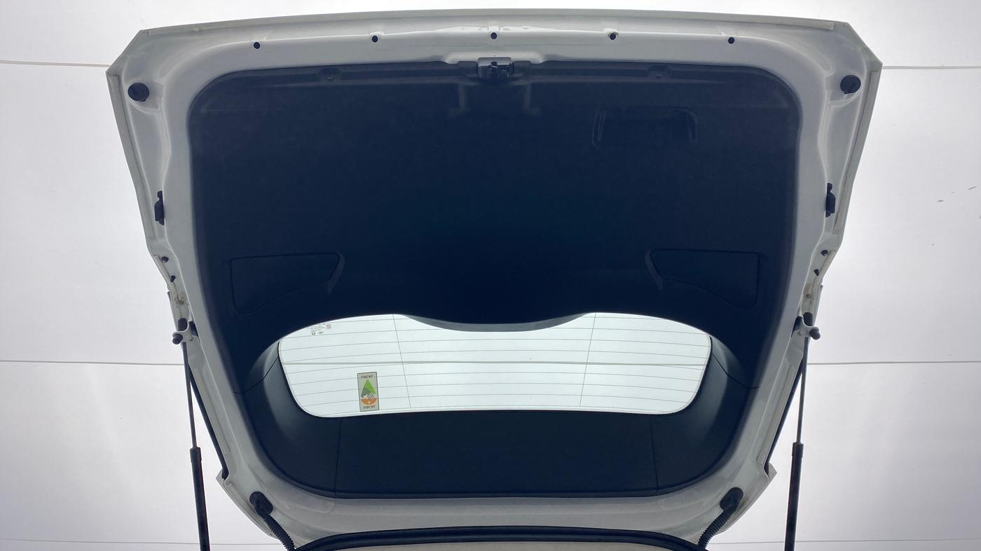 2022 Tata Safari XZA+  KRYOTEC, Diesel, Automatic, 6,906 km, Boot Door Open