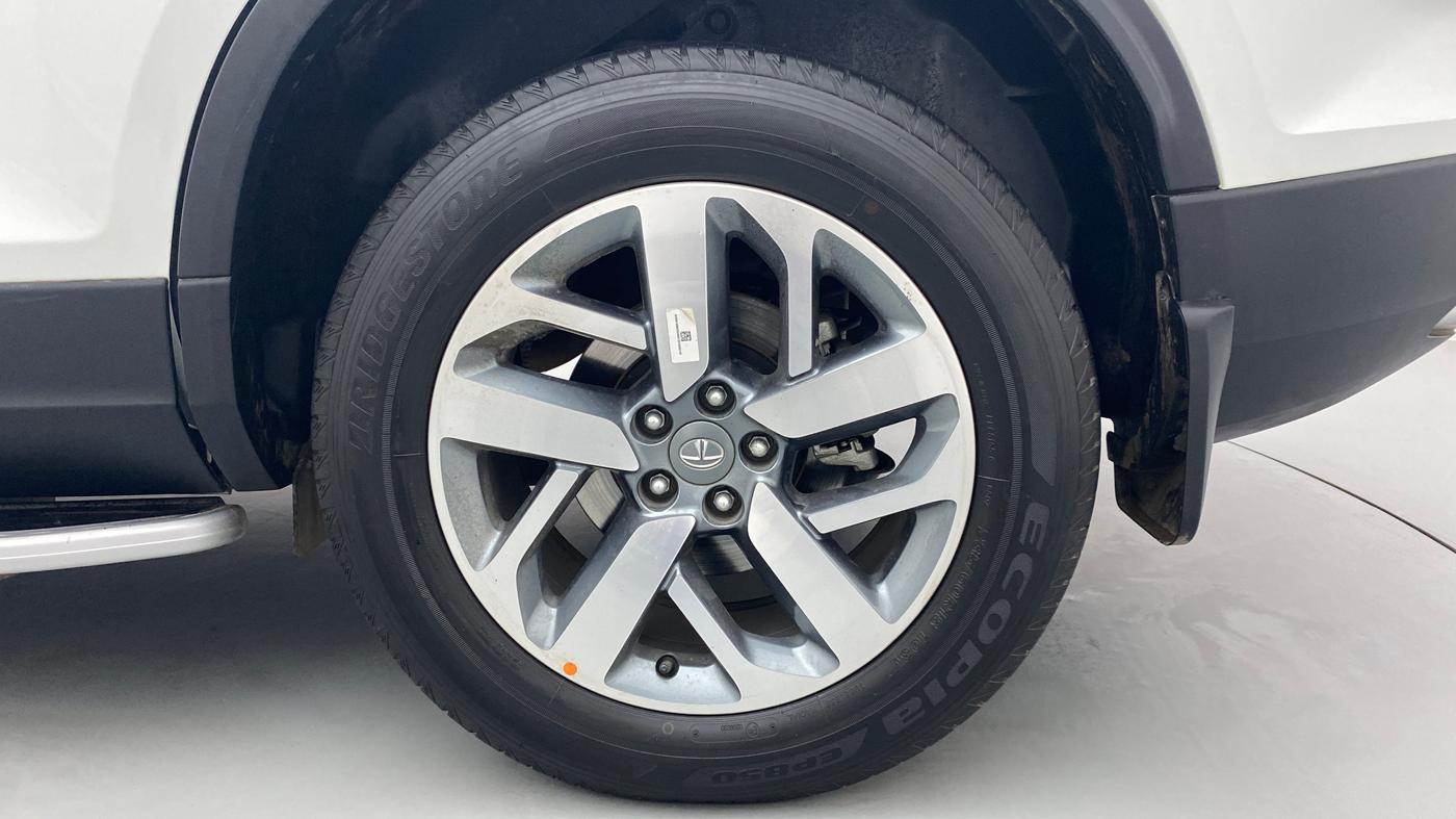 2022 Tata Safari XZA+  KRYOTEC, Diesel, Automatic, 6,906 km, Left Rear Wheel