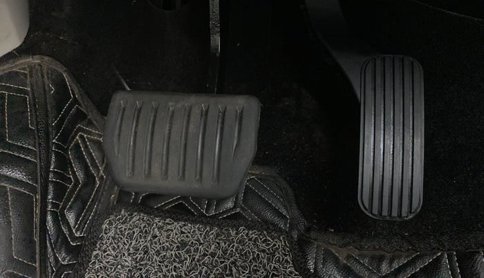 2022 Tata Safari XZA+  KRYOTEC, Diesel, Automatic, 6,906 km, Pedals