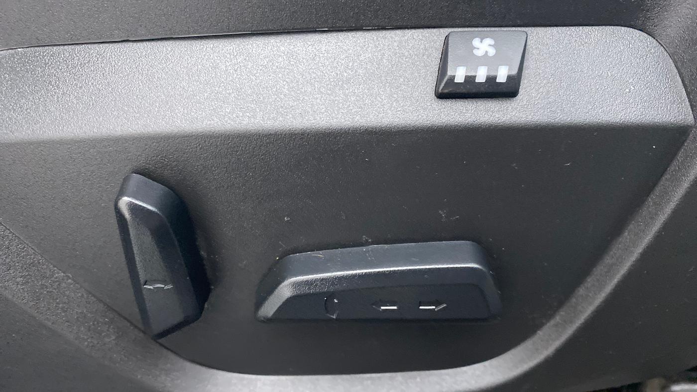 2022 Tata Safari XZA+  KRYOTEC, Diesel, Automatic, 6,906 km, Electrically Adjustable Driver's Seat