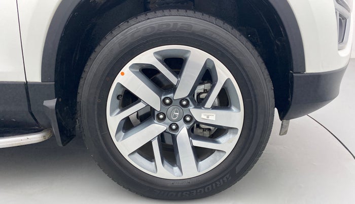 2022 Tata Safari XZA+  KRYOTEC, Diesel, Automatic, 6,906 km, Right Front Wheel