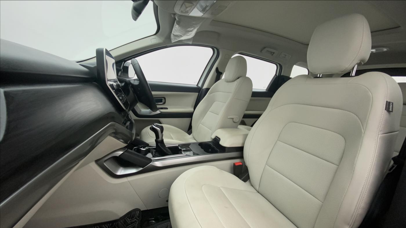 2022 Tata Safari XZA+  KRYOTEC, Diesel, Automatic, 6,906 km, Right Side Front Door Cabin