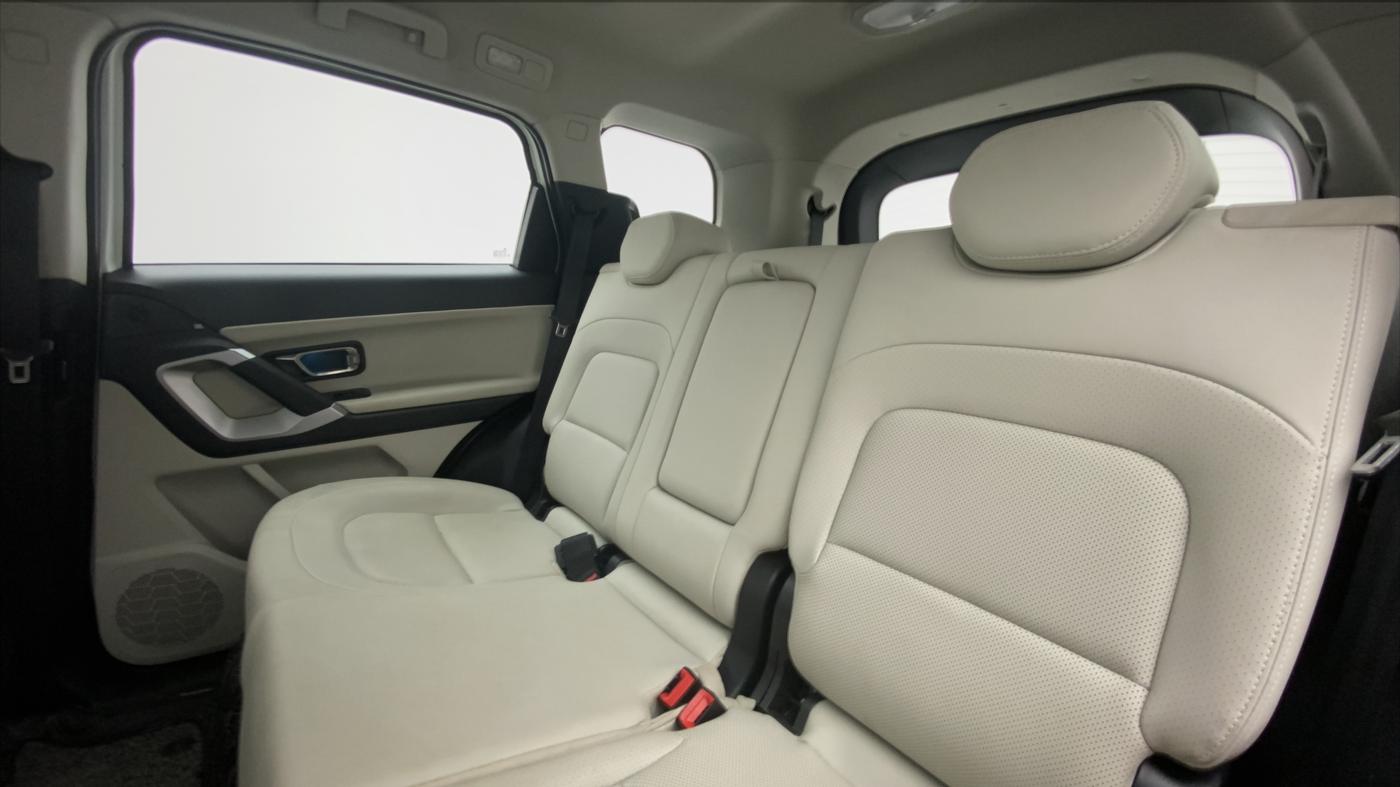 2022 Tata Safari XZA+  KRYOTEC, Diesel, Automatic, 6,906 km, Right Side Rear Door Cabin