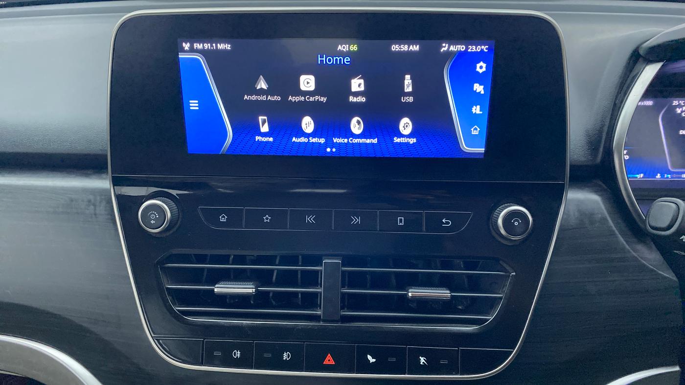 2022 Tata Safari XZA+  KRYOTEC, Diesel, Automatic, 6,906 km, Infotainment System