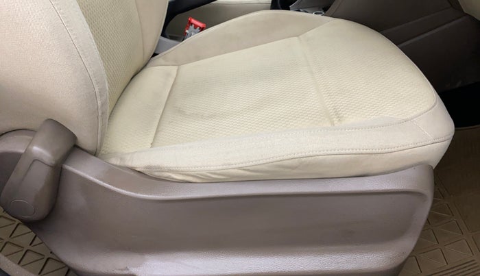 2014 Skoda Rapid 1.6 MPI MT ACTIVE, Petrol, Manual, 46,955 km, Driver Side Adjustment Panel