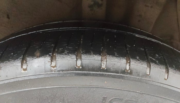 2015 Hyundai Grand i10 ASTA 1.2 KAPPA VTVT, Petrol, Manual, 1,24,952 km, Left Rear Tyre Tread