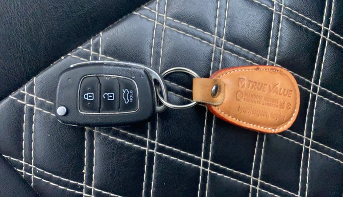 2022 Hyundai GRAND I10 NIOS SPORTZ AMT 1.2 KAPPA VTVT, Petrol, Automatic, 68,798 km, Key Close Up