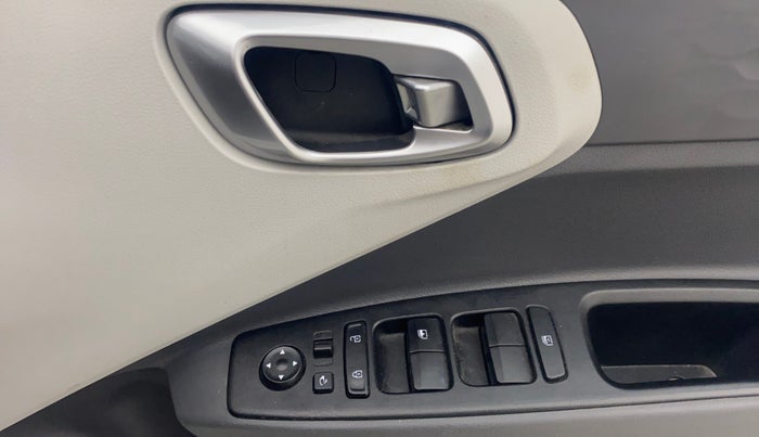 2022 Hyundai GRAND I10 NIOS SPORTZ AMT 1.2 KAPPA VTVT, Petrol, Automatic, 68,798 km, Driver Side Door Panels Control