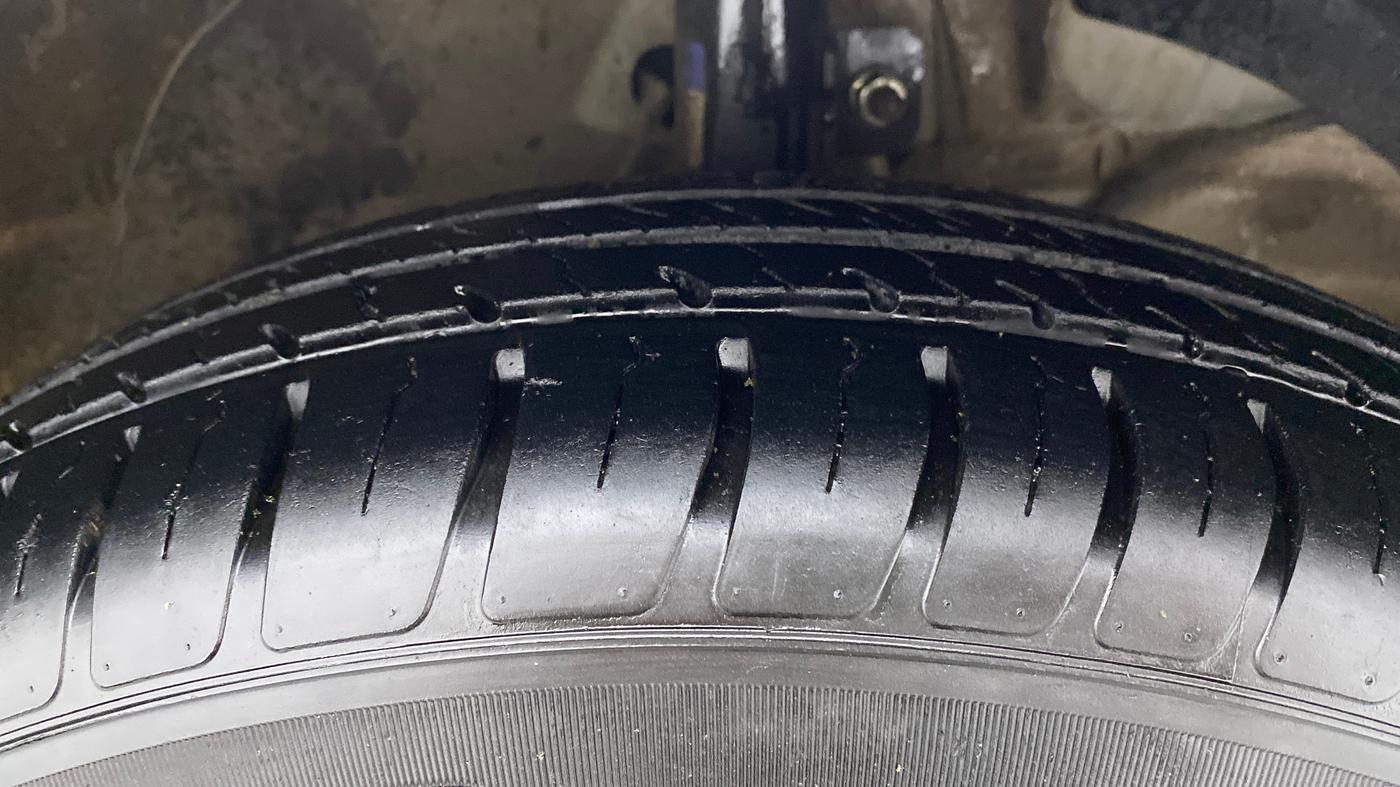 2021 Maruti Dzire VXI, Petrol, Manual, 25,034 km, Right Front Tyre Tread