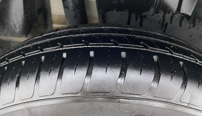 2021 Maruti Dzire VXI, Petrol, Manual, 25,034 km, Right Rear Tyre Tread