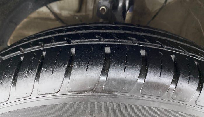 2021 Maruti Dzire VXI, Petrol, Manual, 25,034 km, Left Front Tyre Tread