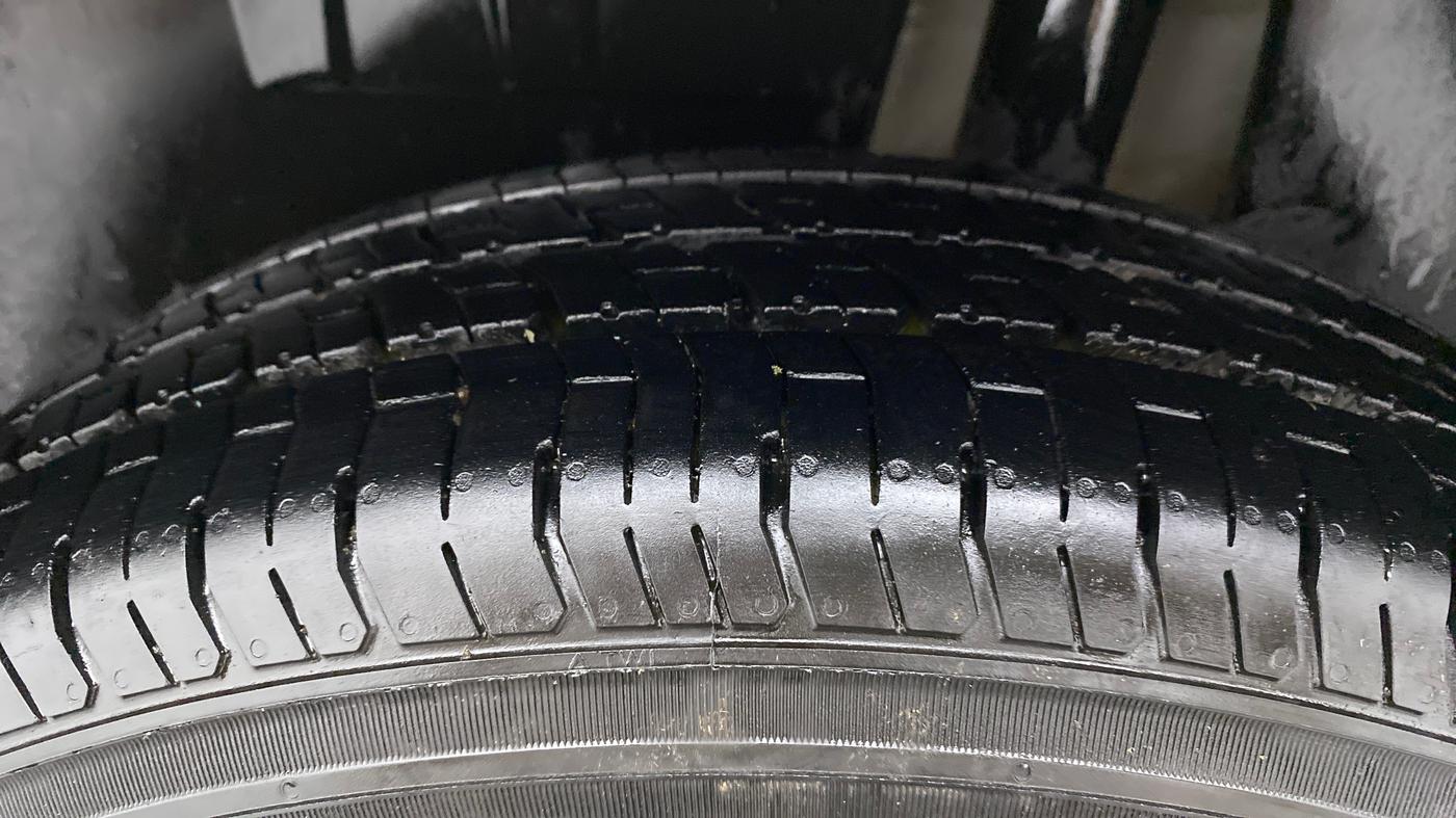 2021 Maruti Dzire VXI, Petrol, Manual, 25,034 km, Left Rear Tyre Tread