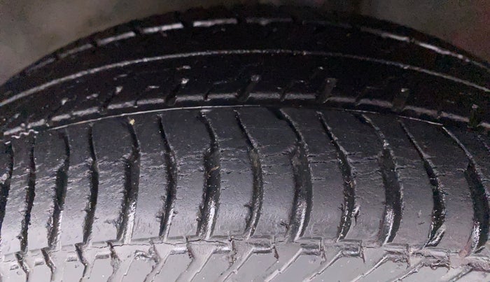 2009 Maruti Zen Estilo VXI, Petrol, Manual, 18,430 km, Left Front Tyre Tread
