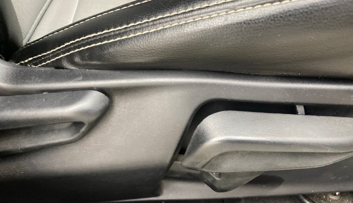 2024 Tata Tiago  XZA Plus CNG, CNG, Automatic, 18,522 km, Driver Side Adjustment Panel