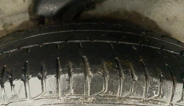 2015 Hyundai i10 SPORTZ 1.1, Petrol, Manual, 28,024 km, Left Rear Tyre Tread