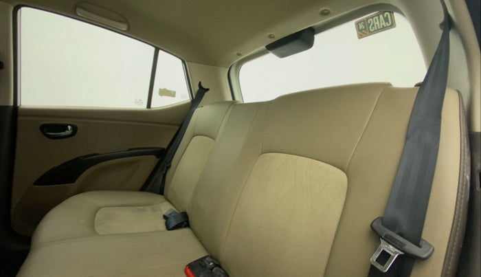 2015 Hyundai i10 SPORTZ 1.1, Petrol, Manual, 28,024 km, Right Side Rear Door Cabin