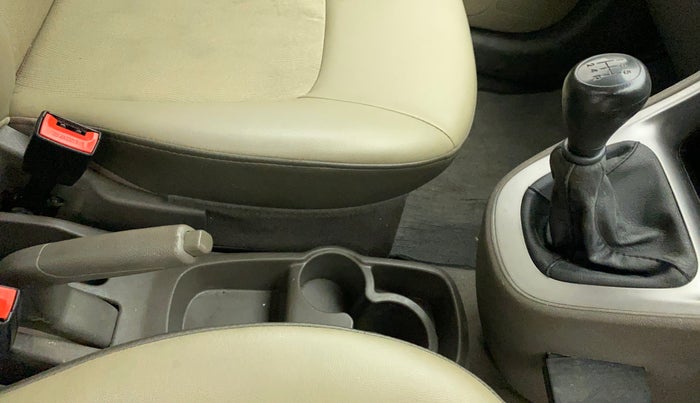 2015 Hyundai i10 SPORTZ 1.1, Petrol, Manual, 28,024 km, Gear Lever