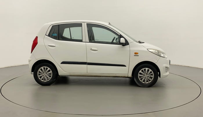 2015 Hyundai i10 SPORTZ 1.1, Petrol, Manual, 28,024 km, Right Side View