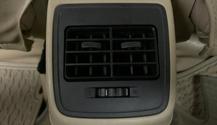 2018 Maruti Dzire VXI AMT, Petrol, Automatic, 17,657 km, Rear AC Vents