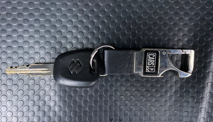 2019 Maruti Alto 800 LXI, Petrol, Manual, 43,518 km, Key Close Up