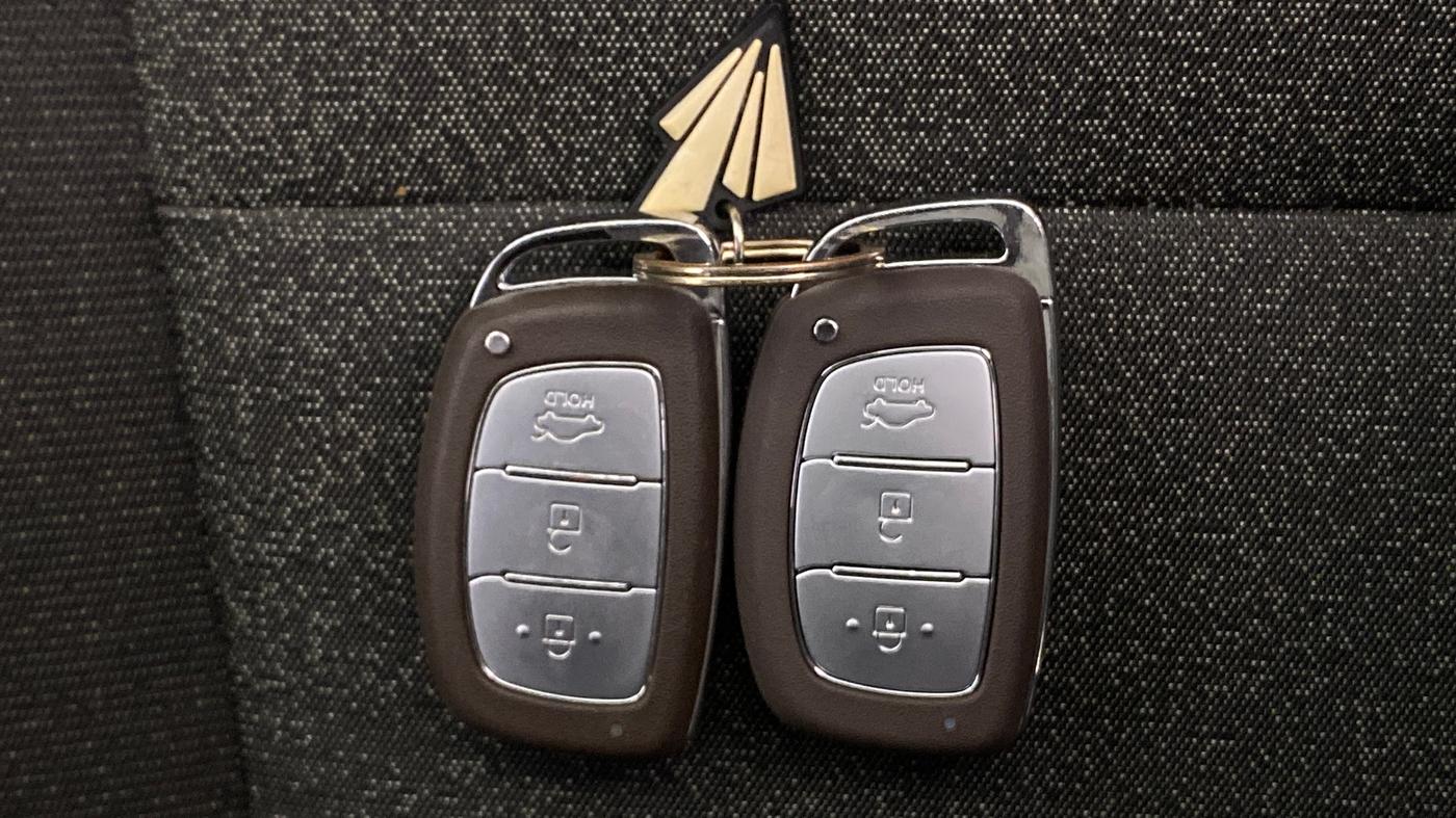 2024 Hyundai EXTER SX(O) CONNECT 1.2 AMT DUAL TONE, Petrol, Automatic, 26,969 km, Key Close Up