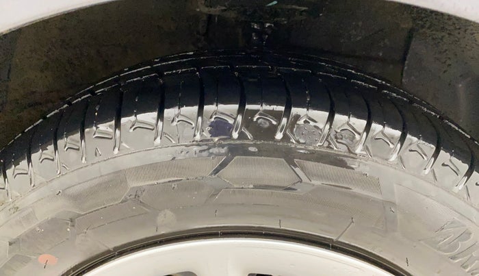 2018 Hyundai Grand i10 SPORTZ 1.2 KAPPA VTVT, Petrol, Manual, 40,026 km, Right Front Tyre Tread