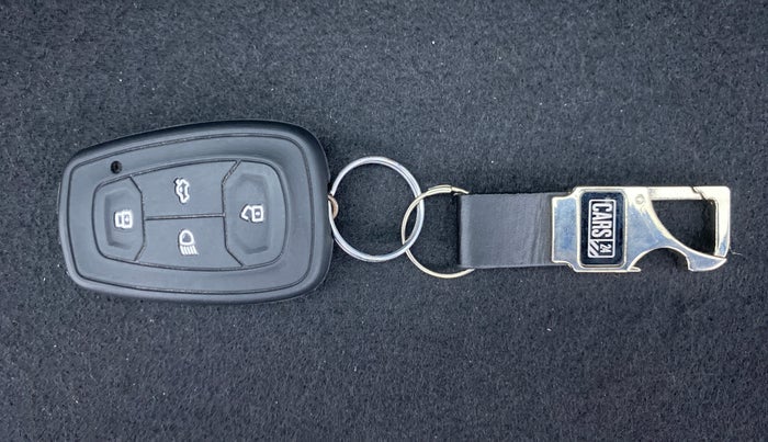 2020 Tata ALTROZ XZ 1.2, Petrol, Manual, 46,276 km, Key Close Up