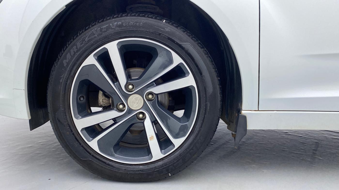 2020 Tata ALTROZ XZ 1.2, Petrol, Manual, 46,276 km, Left Front Wheel