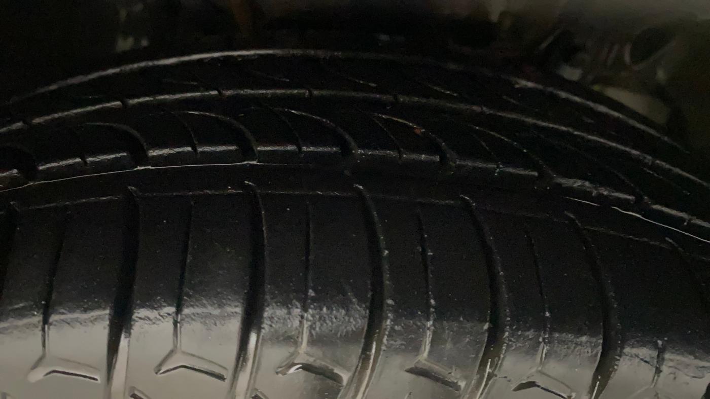 2018 Tata TIAGO NRG PETROL, Petrol, Manual, 49,200 km, Right Front Tyre Tread