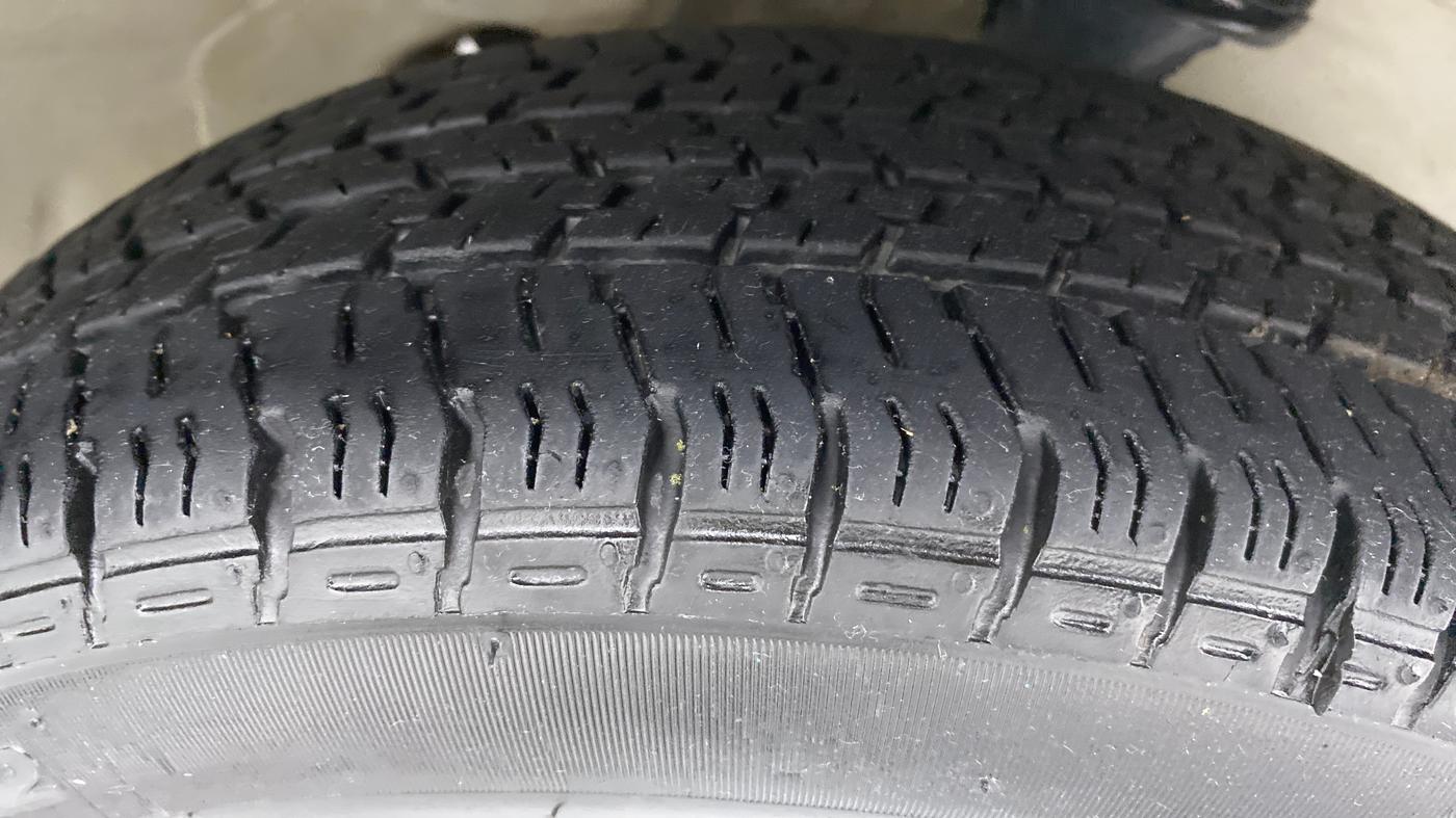2016 Maruti Alto K10 VXI P, Petrol, Manual, 20,837 km, Right Front Tyre Tread