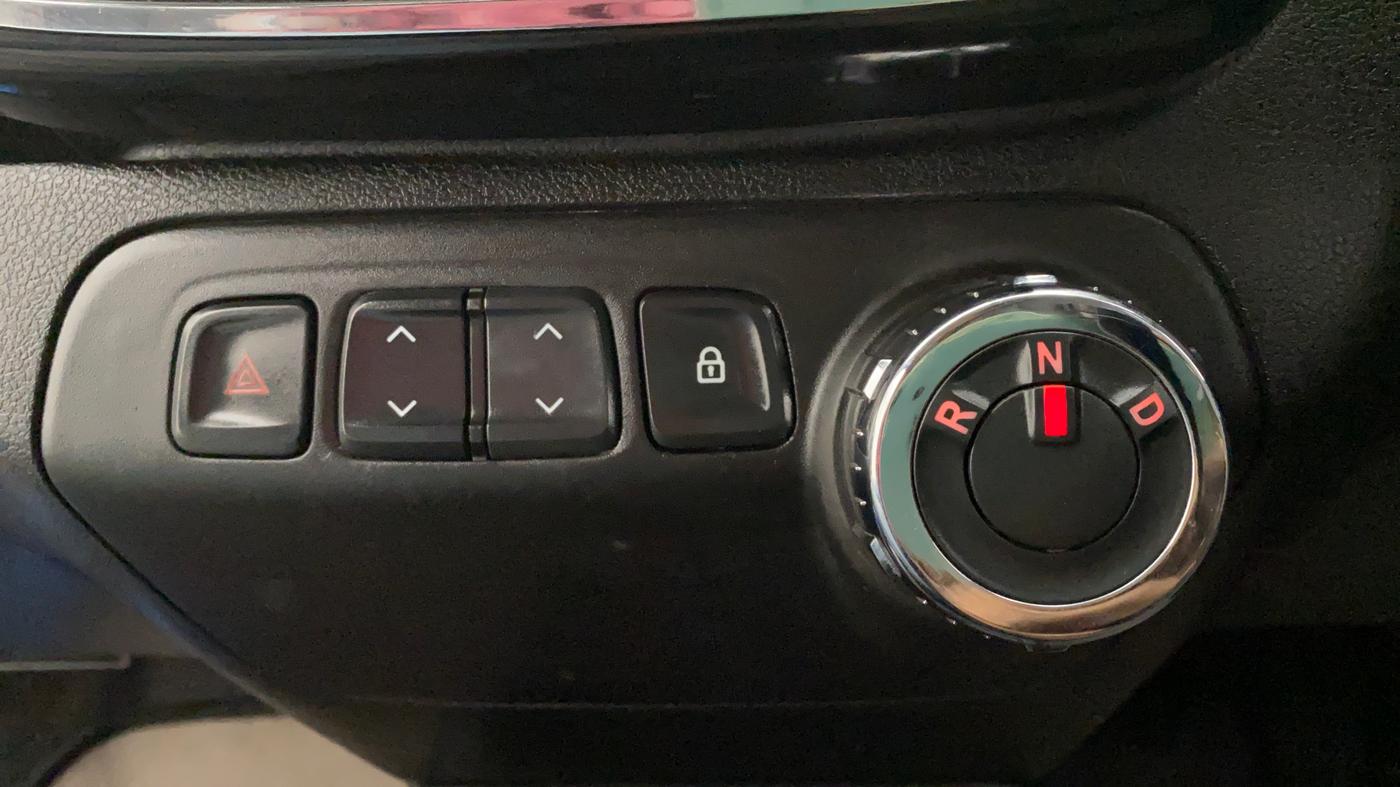 2017 Renault Kwid 1.0 RXT Opt AT, Petrol, Automatic, 21,426 km, Gear Lever