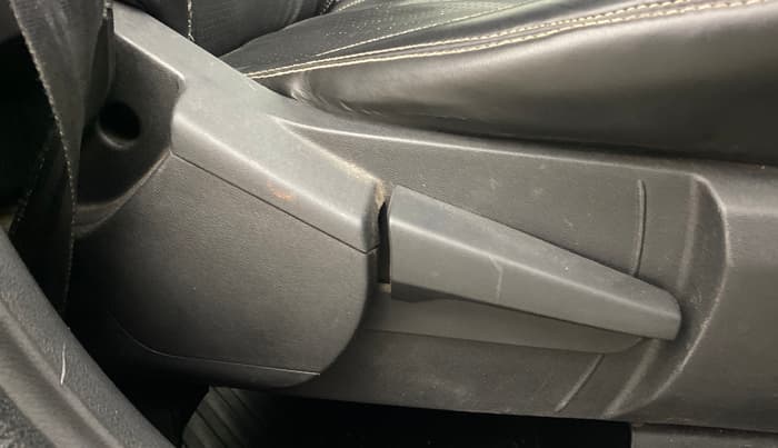 2023 Nissan MAGNITE XV PREMIUM TURBO, Petrol, Manual, 55,742 km, Driver Side Adjustment Panel