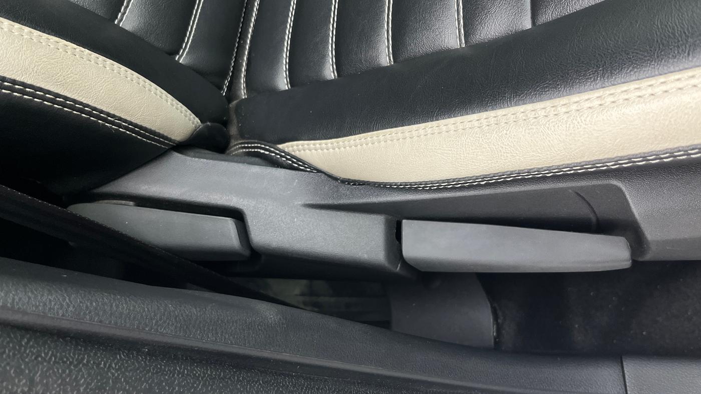 2021 Nissan MAGNITE XV PREMIUM TURBO (O), Petrol, Manual, 51,888 km, Driver Side Adjustment Panel