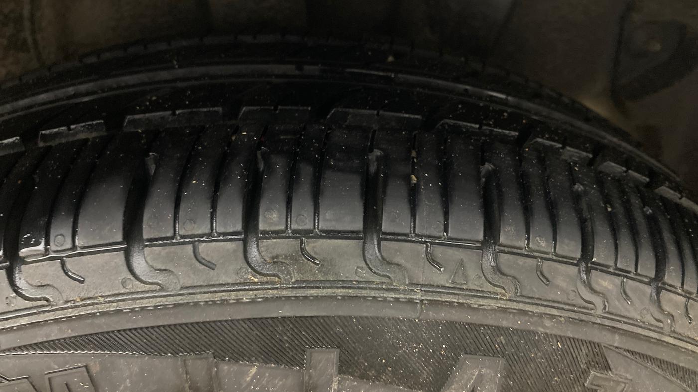 2021 Hyundai GRAND I10 NIOS SPORTZ AMT 1.2 KAPPA VTVT, Petrol, Automatic, 80,689 km, Left Rear Tyre Tread