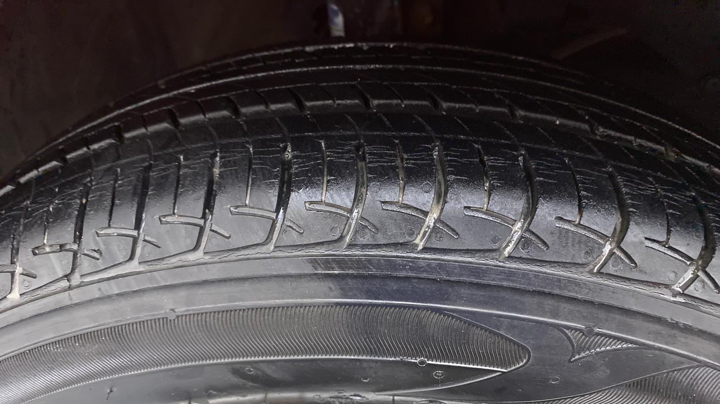 2017 Maruti Baleno DELTA 1.2 K12, Petrol, Manual, 9,209 km, Right Front Tyre Tread
