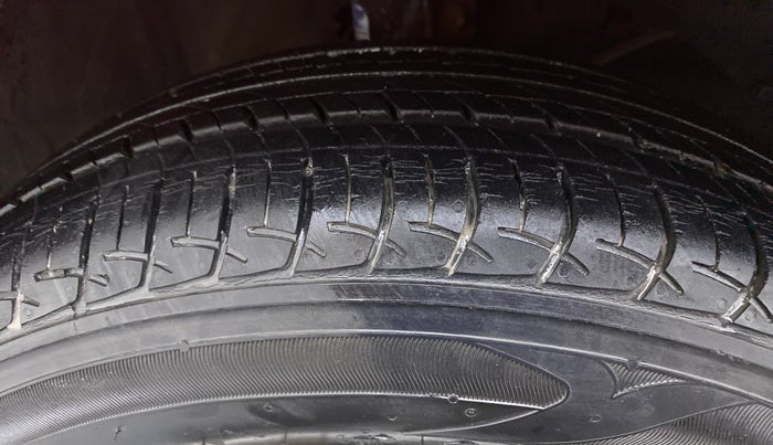 2017 Maruti Baleno DELTA 1.2 K12, Petrol, Manual, 9,209 km, Right Front Tyre Tread