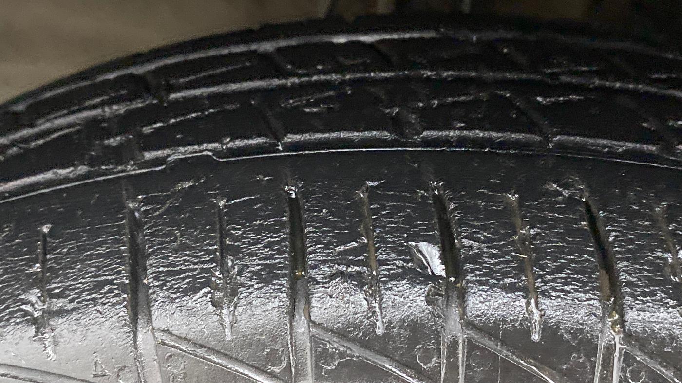 2021 Maruti Alto LXI OPT CNG, CNG, Manual, 36,913 km, Left Front Tyre Tread
