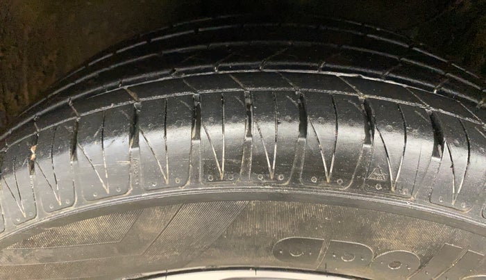 2023 KIA SONET HTX 1.0 TURBO PETROL IMT, Petrol, Manual, 21,705 km, Left Front Tyre Tread