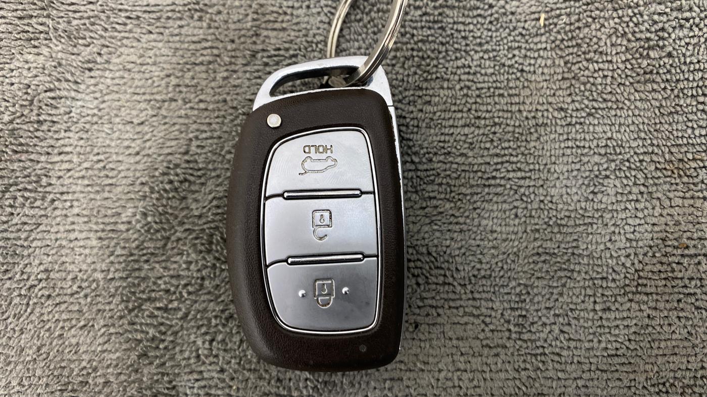 2017 Hyundai Elite i20 ASTA 1.2 (O), Petrol, Manual, 73,390 km, Key Close Up
