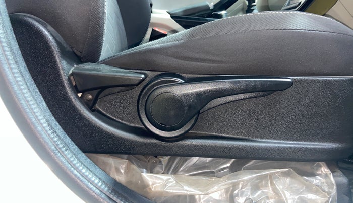 2021 Tata NEXON XZ PLUS PETROL, Petrol, Manual, 40,104 km, Driver Side Adjustment Panel