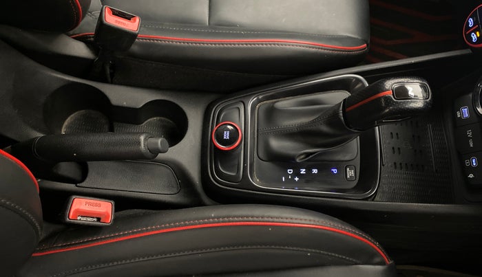 2022 Hyundai VENUE N LINE N8 1.0 TURBO DCT DUAL TONE, Petrol, Automatic, 31,361 km, Gear Lever