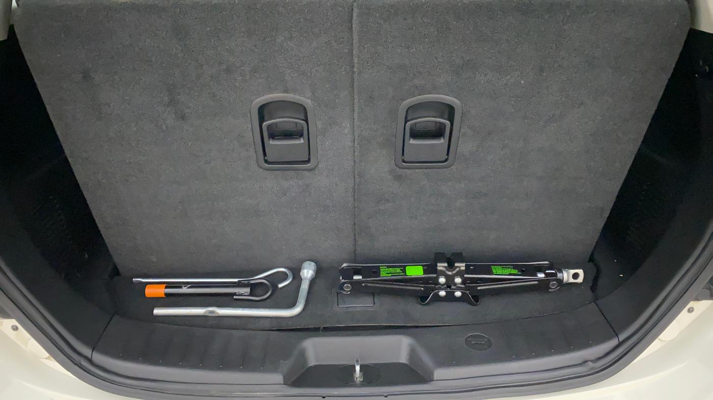 2020 Mahindra XUV500 W9, Diesel, Manual, 21,468 km, Boot Inside