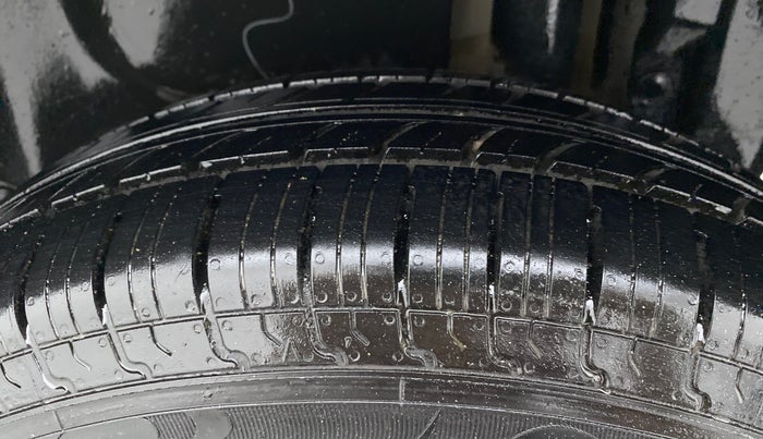 2014 Maruti Swift Dzire VXI, Petrol, Manual, 42,969 km, Left Rear Tyre Tread