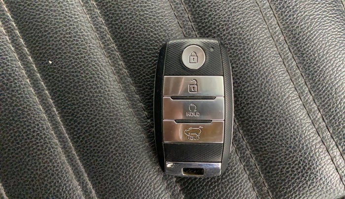 2021 KIA SONET HTX 1.0 IMT, Petrol, Manual, 61,182 km, Key Close Up